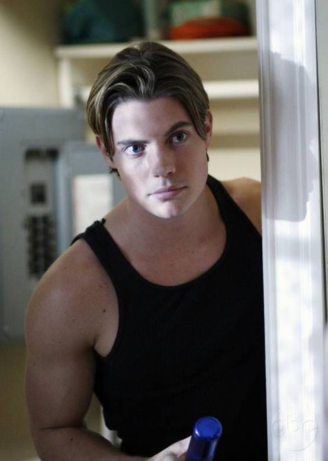 The men of Desperate Housewives - Josh Henderson Eric Van Der Woodsen, Knox Overstreet, Josh Henderson, Hot Takes, Wisteria Lane, Confessions Of A Shopaholic, Homecoming Queen, Wimpy Kid, Desperate Housewives