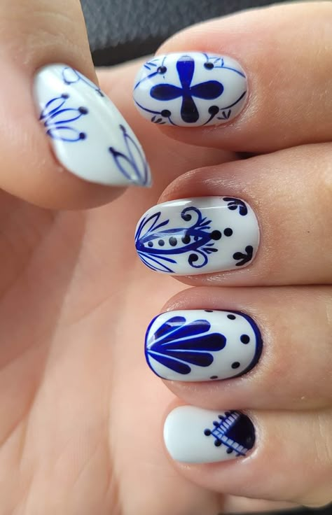 Portuguese Tile Nail Art, Latin Nail Art, Talavera Nail Art Simple, Blue Tile Nail Art, Hand Painted Nails Art, Talavera Nails Nailart, Blue And White Tile Nails, Spanish Tile Nail Art, Portuguese Nail Art