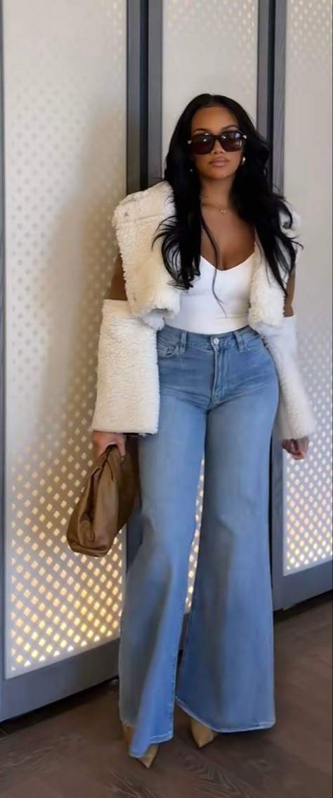 Tyra Banks Casual Outfits, Jeans Over Boots Outfit, Extra Long Jeans Outfit, Blue Button Down Shirt Outfit Fall, Cute Classy Fall Outfits, Timeless Jeans Outfit, Womens Clothes Aesthetic, Denim Pants Winter Outfit, Thanksgiving Day Outfits Black Women