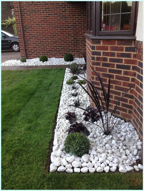 Curb Appeal Uk, Gravel Garden Design, Small Garden Design Ideas Low Maintenance, Elegant Landscaping, Small Garden Borders, Small Front Garden Ideas, Front Garden Ideas Driveway, Garden Ideas Driveway, Garden Ideas Uk