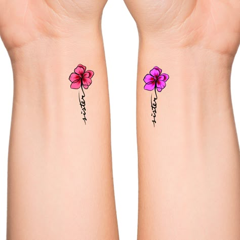 25 Adorable Sister Tattoos That Will Make You Call Your Sibling Right Now Sister Quote Tattoos, Sister Flower Tattoos, Sister Heart Tattoos, Sister Tattoos Quotes, Sis Tattoo, Sisters Tattoos, Sister Symbols, Cute Sister Tattoos, Tattoos For 2