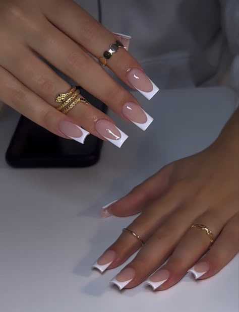 French Finish Nails, Short Squared Frenchies, Coffin Nail Ideas Simple, Short Classy Nail Designs 2024, Simple Summer Nails Square, Bridesmaids Nails, Classy Acrylic, Kutek Disney, 2024 Nails