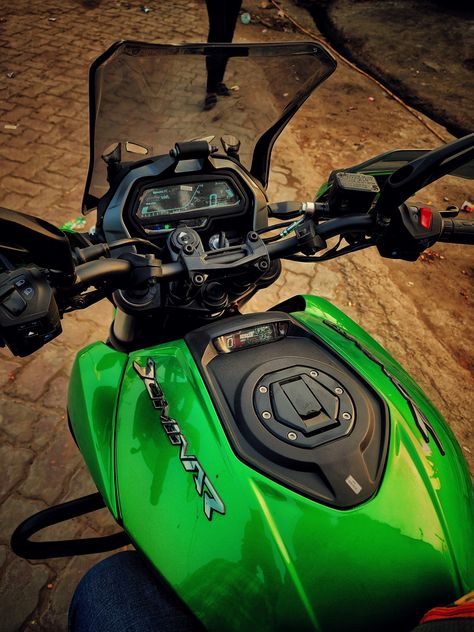 Trip Bajaj Dominar 400, Dominar 400, Creative Pictures, Quick Saves