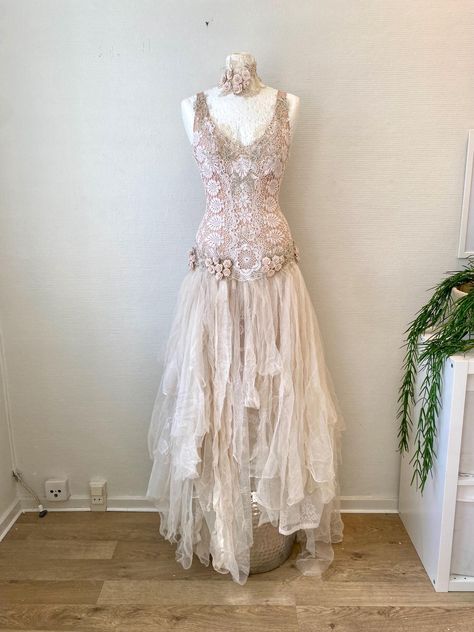 Wedding Dress With Roses Raw Rags ,boho Wedding Antique French Lace,victorian - Etsy Vintage Cowgirl Wedding Dress, Hand Sewn Wedding Dress, Torn Wedding Dress, Boho Corset Wedding Dress, Grunge Wedding Dress, Witchy Wedding Dress, Victorian Inspired Wedding Dress, Punk Wedding Dress, Wedding Dress Feathers