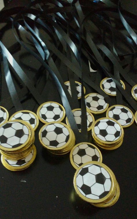 Soccer Theme Parties, Soccer Birthday Parties, Soccer Theme, Football Theme Party, Football Birthday Party, Anniversaire Harry Potter, Soccer Birthday, Football Themes, Soccer Party