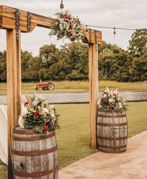 Wedding Alter Wine Barrels, Rustic Wooden Wedding Arch, Wood Wedding Ideas Decor, Country Arches For Weddings, Wood Archway Outdoor, Wood Alter Wedding, Western Backyard Wedding Ideas, Barnwood Wedding Backdrop, Farm Wedding Arch