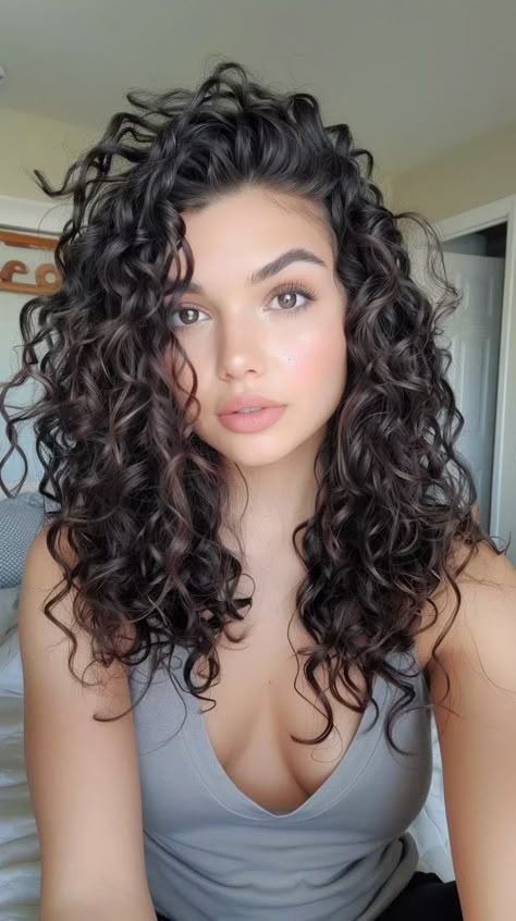 Natural Curly Hair Cuts, Highlights Curly Hair, Curly Hair Photos, Curly Haircuts, Haircuts For Curly Hair, Curly Hair Inspiration, Hair Color And Cut, Curly Hair Cuts, Long Curly Hair