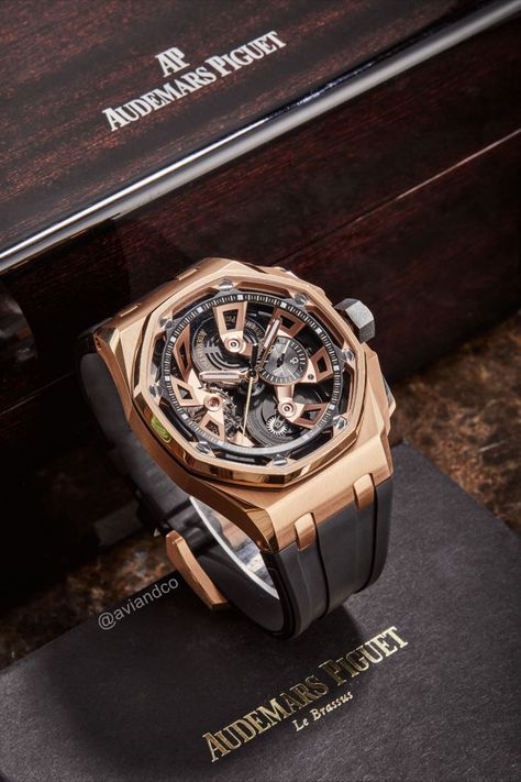 Ap Royal Oak Rose Gold, Ap Watch, American Gangster, Royal Oak Offshore Chronograph, Ap Royal Oak, Audemars Piguet Royal Oak Offshore, Fancy Watches, Amazing Watches, Stylish Men Casual