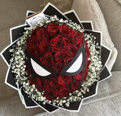 Roses Bouquet Gift, Valentine Gifts For Him, Aesthetic Valentines, Spiderman Gifts, Valentines Gift For Boyfriend, Spiderman Theme, Bedroom Teen, Luxury Flower Bouquets, Spiderman Birthday Party