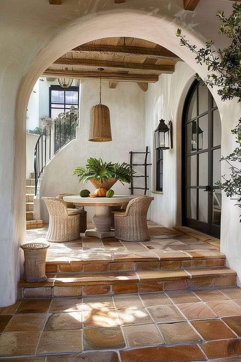 Mediterranean Florida Homes, Mediterrean Homes Interiors Coastal, French Arches Interior Design, Spanish Style Design, Mediterranean Room Ideas, Mediterranean Fall Decor, Tulum Exterior Design, Industrial Mediterranean Home, Spanish Style House Interior