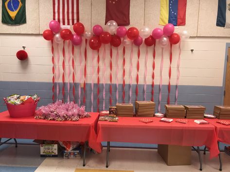 Masquerade School Dance, Hall Party Ideas, Valentines School Dance, Valentines Dance Decorations, Valentines Dance Ideas, Valentines Disco, Leadership Vision Board, Sweethearts Dance, School Dance Decorations