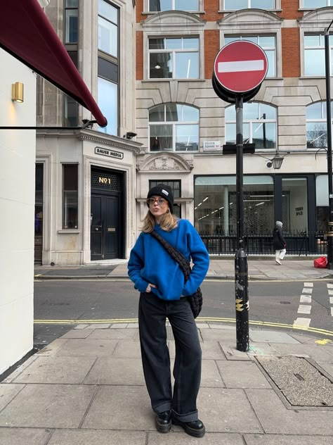 Ganni Beanie, Jeans And Jumper Outfit, Denmark Street Style, Blue Jumper Outfit, Cos Quilted Bag, Marten Outfit, Cobalt Blue Outfit, Cos Bag, Cos Bags