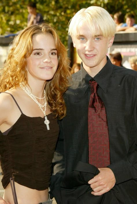 Emma And Tom, Tom Felton And Emma Watson, Draco Hermione, Malfoy Aesthetic, Harry Porter, Draco Malfoy Aesthetic, Draco And Hermione, Tom Felton Draco Malfoy, Images Harry Potter