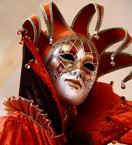 Romeo I Julia, Jester Mask, Poetry Slam, Venice Carnival Costumes, Pierrot Clown, Circus Aesthetic, Venice Mask, Venetian Carnival Masks, Court Jester