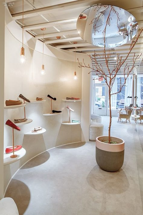 Christian Lahoude Studio Crafts an Ultra-Feminine Boutique for Shoe Brand Josefinas Shoe Store Design, Store Interior Design, Retail Lighting, Retail Interior Design, Boutique Interior Design, Store Interiors, Showroom Design, Interior Design Magazine, Boutique Interior