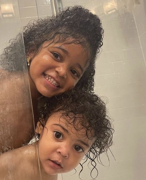 Mixed Babies Black And White, Soccer Mom Aesthetic, Blasian Babies, Boss Fashion, Rich Mom, Girl Vacation, Mommy And Baby Pictures, Mom Aesthetic, I Want A Baby