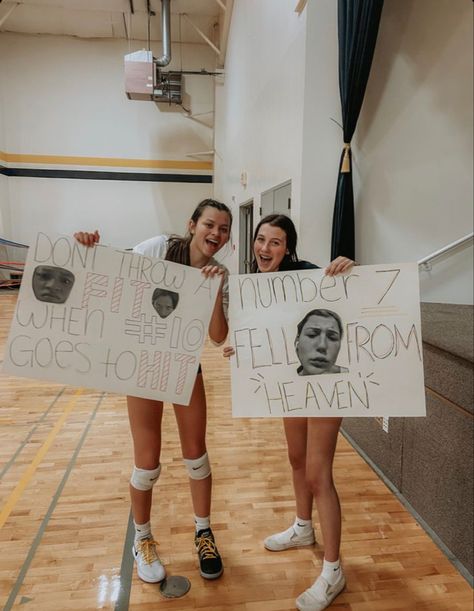 Funny Volleyball Signs Posters, Volleyball Fan Signs, Sport Support Poster Ideas, Posters For Volleyball Players, Senior Year Volleyball Ideas, Volleyball Sign Ideas, Signs For Volleyball Games, Baseball Signs For Games Fans, Basketball Signs For Games High Schools