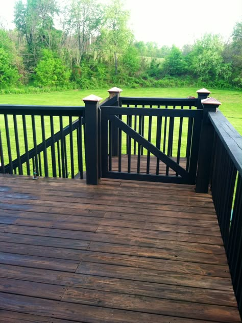 Two toned deck Deck Stains, Deck Stain Colors, Deck Skirting, Deck Railing Ideas, Deck Stain, Deck Makeover, Deck Colors, Deck Paint, Wooden Deck