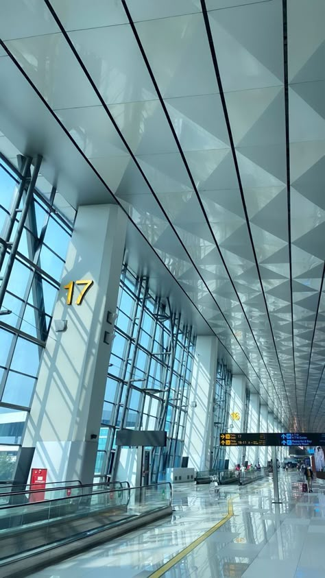 Airport Wallpaper, Airport Terminal 3, Airport Vibes, Plane Photos, Airport Pictures, Airport Aesthetic, Airport Terminal, Travel Picture Ideas, Airport Photos