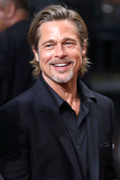 Brad Pitt Today, Famous Men Actors Man Crush, Brad Pitt Smile, Brad Pitt Selfie, Brad Pitt 2024, Brad Pitt Old, Brad Pitt Buzzcut, Famous Men Actors, Brad Pitt Aesthetic