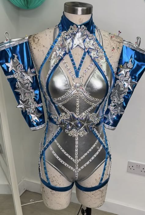 Pro Wrestling Gear Women, Ring Gear Wrestling, Wwe Womens Outfits, Wwe Gear Ideas, Wrestling Gear Women Ideas, Wrestling Clothes, Wedding Dress Drawings, Cochella Outfits, Wrestling Outfits