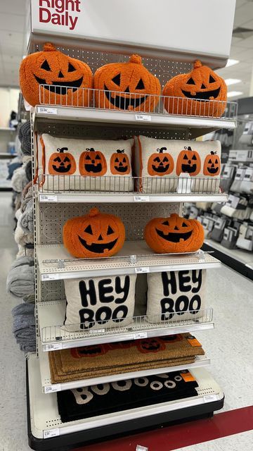 Fall Ghost Decor, Howlleen Decor, Target Fall Decor 2023, Target Halloween 2023, Halloween Ideas 2023, Halloween Aesthetic Room, Halloween Room Ideas, Halloween Decorations Aesthetic, Ghost Doormat