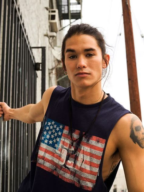 Jay Descendants, Boo Boo Stewart, Twilight Poster, Booboo Stewart, Native American Men, The Twilight Saga, Character Inspo, Pretty Men, Celebrities Male