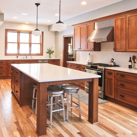 75 Traditional Kitchen with Medium Tone Wood Cabinets, Quartz Countertops and White Countertops Ideas You'll Love - December, 2023 | Houzz Medium Wood Cabinets, Countertops Ideas, Ideas For Storage, Cabinets Ideas, Oak Hill, White Countertops, Transitional Kitchen, Kitchen Photos, Traditional Kitchen