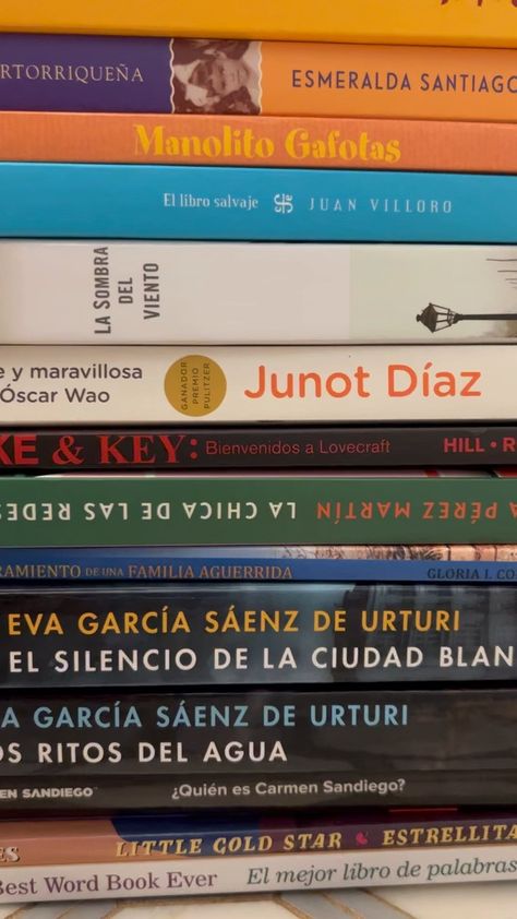 Not only does reading in Spanish help the subconscious mind absorb language structures and phrases more deeply, but by reading books written in Spanish, you’ll discover new experiences and aspects of the world that will keep your enthusiasm for learning Spanish growing and flourishing. Find six picks for books intermediate and advancing learners can read and enjoy. Reading In Spanish, Spanish Literature Aesthetic, Learning Languages Aesthetic Spanish, Spanish A Level, Bilingual Aesthetic Spanish, Spanish Fluency Aesthetic, Spanish Books To Read, Learning Spanish Tips, Spanish Books Aesthetic