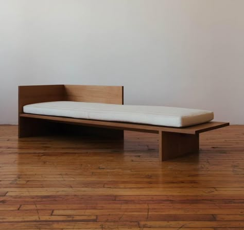 White Oak Furniture, Minimalist Furniture Design, Beds For Small Spaces, Daybed Design, Wood Daybed, Walnut Furniture, Minimalist Interior Design, Minimalist Furniture, Furniture Details