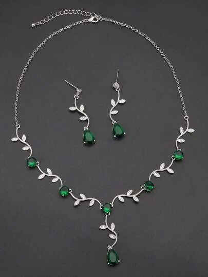 Green Necklace And Earrings Set, Emerald Green Prom Dress Jewelry, Emerald Prom Jewelry, Emerald Green Prom Dress Accessories, Emerald Green And Silver Jewelry, Emerald Green Jewellery, Formal Accessories For Women, Dark Green Jewelry Set, Emerald Green Wedding Jewelry