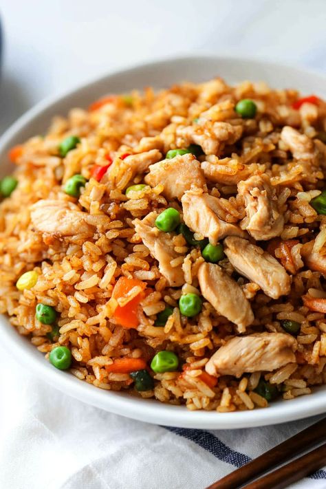 Whip up this Easy Chicken Fried Rice in just 40 minutes! Made with leftover chicken, veggies, and savory soy sauce for a quick and tasty meal. Rice Leftovers, Chicken Fried Rice Recipe Easy, Easy Chicken Fried Rice, Sweet And Sour Chicken Recipe, Sour Chicken Recipe, Rice Recipe Easy, Chicken Fried Rice Easy, Fried Rice Recipe Easy, Chicken Fried Rice Recipe