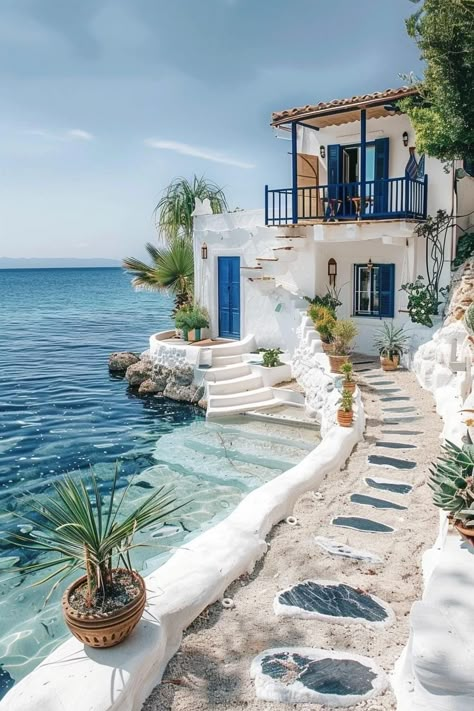 Greece Homes, Greece House, House On The Beach, Dream Beach Houses, Dream Life House, Dream Beach, Dream House Exterior, Alam Yang Indah, Pretty House