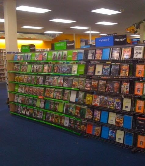 Looking through the aisles of the video store trying to find the perfect movie or game, hoping they had it in stock: Oddly Familiar, Older Brother Core, Childhood Aesthetic, Nostalgia 2000s, Familiar Places, 2010s Nostalgia, Nostalgic Pictures, Weird Core, Nostalgia Aesthetic