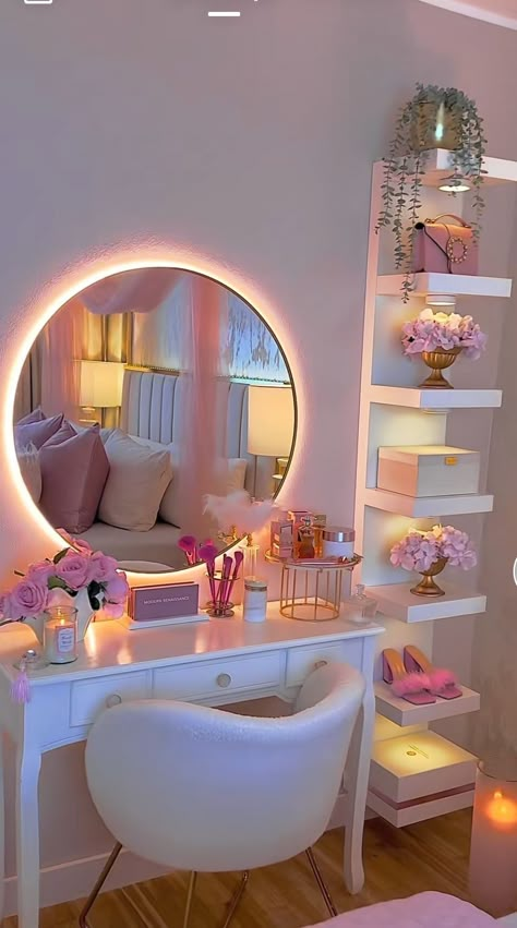 Cute Organizers For Room, Girly Pink Bedroom, Dream Bedroom Inspiration, Room Redesign, Girly Room, Makeover Bedroom, Preppy Room, Redecorate Bedroom, Luxury Rooms