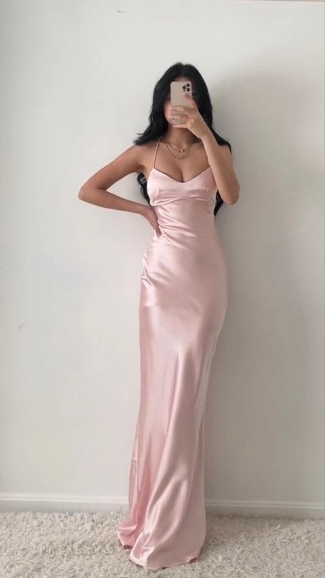 Soft Pink Dress Formal, Pink Grad Dresses, Long Pink Dresses, Light Pink Formal Dress, Sleek Prom Dress, Long Tight Prom Dresses, Light Pink Prom Dress, Light Pink Bridesmaid Dresses, Dress Outfits Party