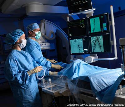 Interventional Radiologist at work Cardiac Cath Lab, Cardiac Cath, Study Moodboard, Studying Ideas, Radiologic Technologist, Radiology Student, Blood Components, Interventional Radiology, Medical Transcription