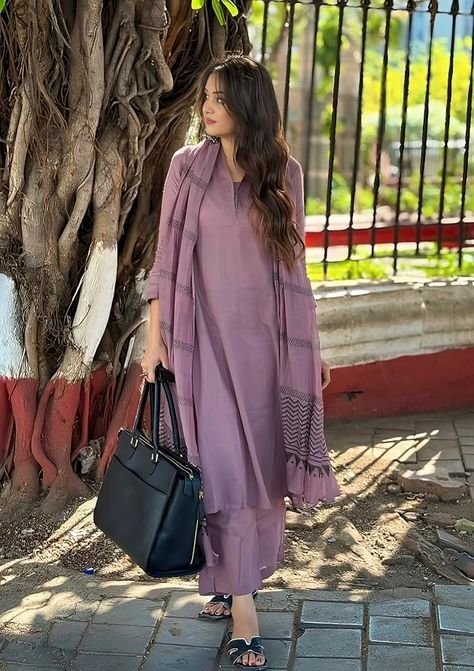 Fashion: #fashion, #style, #outfitinspiration, #beauty Office Wear Women Work Outfits, Indian Dress Up, Simple Kurta Designs, Casual Indian Fashion, Desi Fashion Casual, Office Wear Women, Women Kurta, Office Outfits Women, Casual Day Outfits