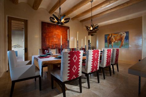 Rustic Farmhouse Dining Room Decor, Contemporary Rustic Home, Southwestern Dining Room, Santa Fe Architecture, Desert Homestead, Farmhouse Dining Room Decor Ideas, Santa Fe Decor, Diy Farmhouse Table Plans, Rustic Farmhouse Dining Room