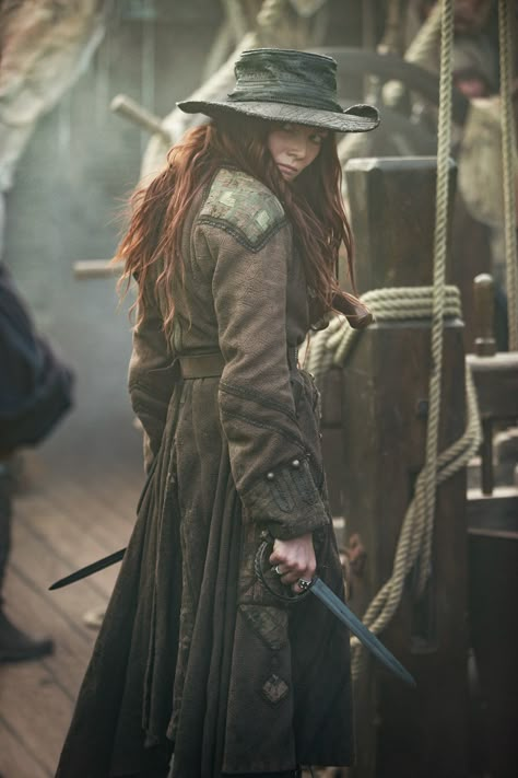 Black Sails - Anne Bonny Pirate Core, Clara Paget, Pirate Aesthetic, Anne Bonny, Kaptan Jack Sparrow, Pirate Queen, Pirates Life, The Pirate King, Black Sails