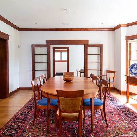 Craftsman Style Dining Table, Craftsman Dining Room Decor, Craftsman Light Fixtures Dining Room, Comfortable Dining Room Chairs, Wood Trim Dining Room, Modern Craftsman Dining Room, Dining Room Craftsman, Craftsman Dining Room Ideas, Craftsman Bungalow Dining Room