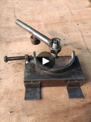 Metal Bending Tools Ideas, Homemade Tools Metals, Welded Metal Projects, Sheet Metal Tools, Machining Metal Projects, Metal Bender, Metal Shaping, Metal Fabrication Tools, Metal Bending Tools