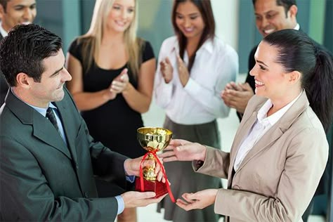 Boost employee morale and retention with these company recognition and appreciation award Ideas. Show your staff how much you value their effort and hard work. National Employee Appreciation Day, Award Event, Gift Ideas Corporate, Employee Appreciation Ideas, Office Themed Party, Volunteer Recognition, Manifestation Goals, Employee Rewards, Banner Material