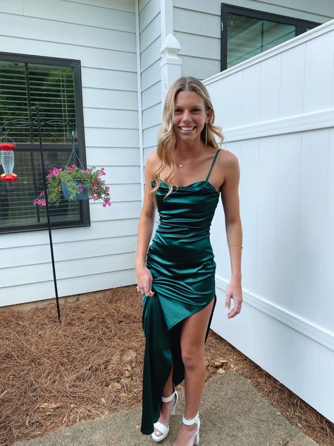 Hoco Dresses Long Mermaid, Grad Dress High School, High School Formal Dresses, Prom Dresses 2025, Grad Dresses High School, High School Prom Dresses, Green Prom Dresses Long, Winter Formal Dresses Long, High School Prom Dress