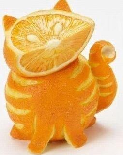 This orange cat. | Community Post: 25 Of The Orangey-Ist Orange Things Deco Fruit, Fruit Animals, Decorações Com Comidas, Creative Food Art, Food Carving, Orange Tabby Cats, Orange Tabby, Orange Art, Fruit Art