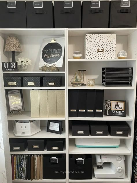 Home Office Bookshelf Organization, Office Room Shelves, Organize Office Shelves, Office Cubby Organization, Office Bookshelf Organization Ideas, Office Room Organization, File Organization Ideas Home, Craft Bookshelf Organization, Shelf Organization Ideas Office