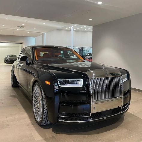 Rolls-Royce Vehicle Aesthetic, Rolls Royce Wallpaper, Roll Royce, Luxury Cars Range Rover, Billionaire Luxury, Rolls Royce Motor Cars, Luxury Vehicle, Private Car, Luxury Cars Rolls Royce