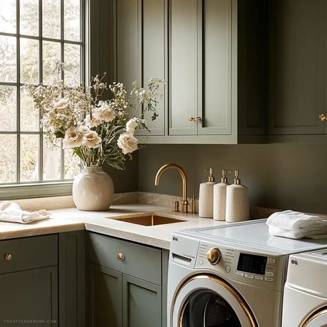 Laundry Room Ideas Green, Green Laundry Room Walls, Green Laundry Room Ideas, Green Laundry Room Cabinets, Sage Green Laundry Room, Green Decor Ideas, Green Laundry Room, Grey Bathroom Cabinets, Green Backsplash