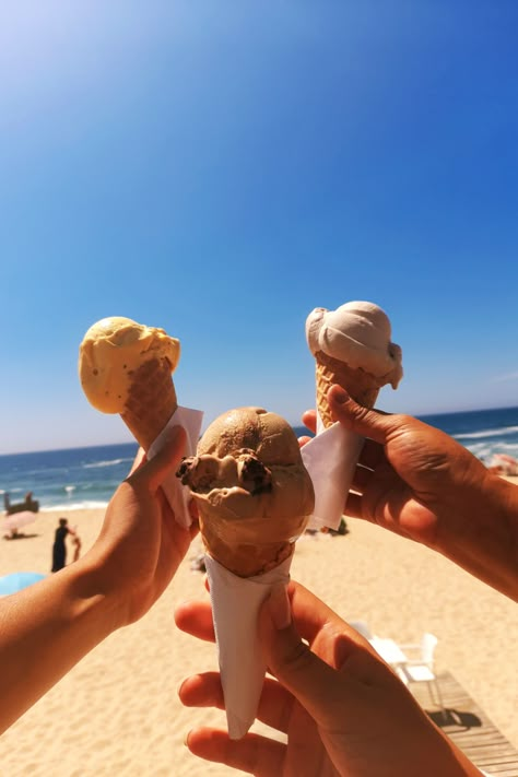 Ice Cream In Summer Aesthetic, Summer Vibes Ice Cream, Summer Feeling Aesthetic Beach, Fun Beach Aesthetic, Beach Ice Cream Aesthetic, Ice Cream At The Beach Aesthetic, Ice Cream Aesthetic Summer, Summer Aesthetic Ice Cream, Popsicle Aesthetic Summer