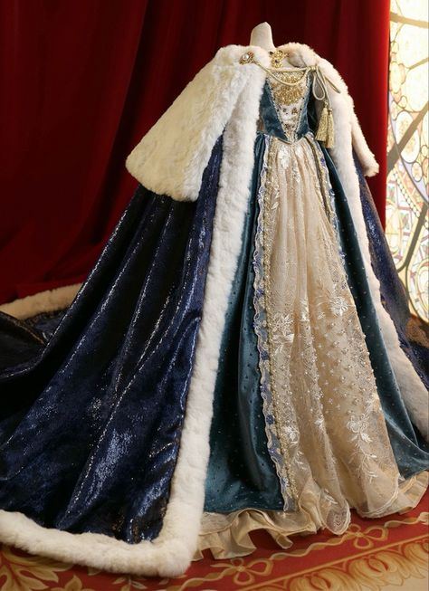 Princess Dresses Winter, Winter Victorian Dresses, Regal Dress Aesthetic, Royalty Princess Aesthetic, Russian Royalty Dress, Russian Ballgown, Winter Queen Dress, Russian Princess Dress, Medieval Royalty Dress